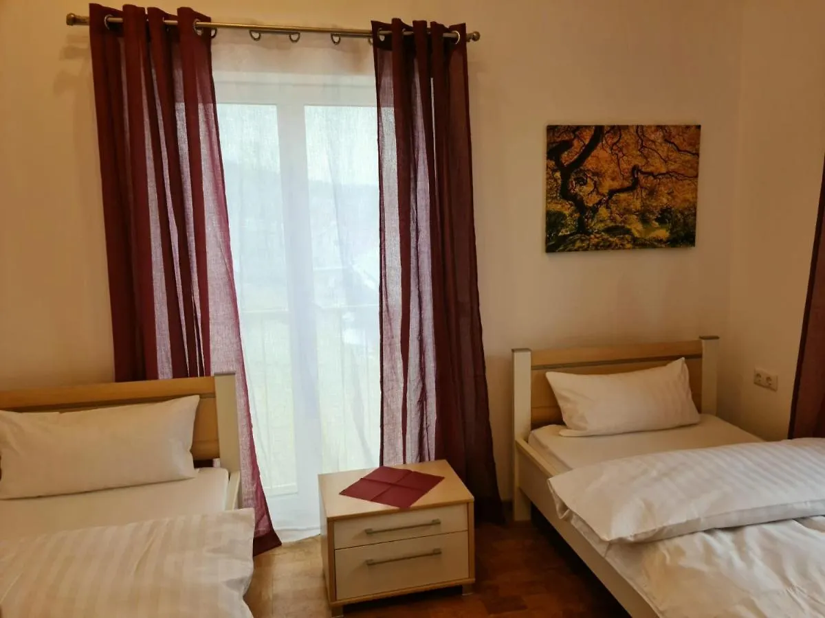 Apartment Gaestehaus Staudenschloss Mickhausen