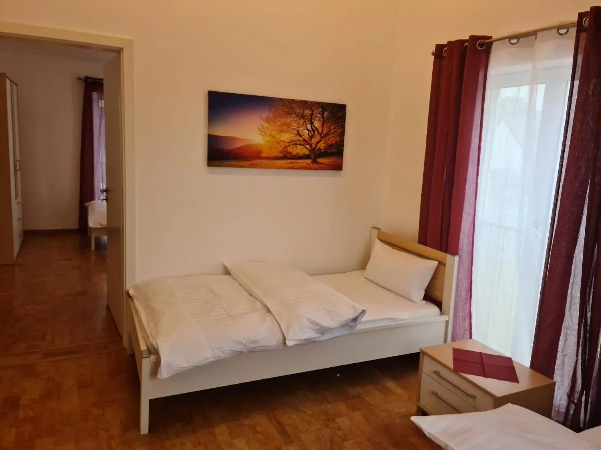 Apartment Gaestehaus Staudenschloss Mickhausen