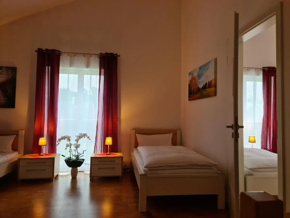 Apartment Gaestehaus Staudenschloss Mickhausen