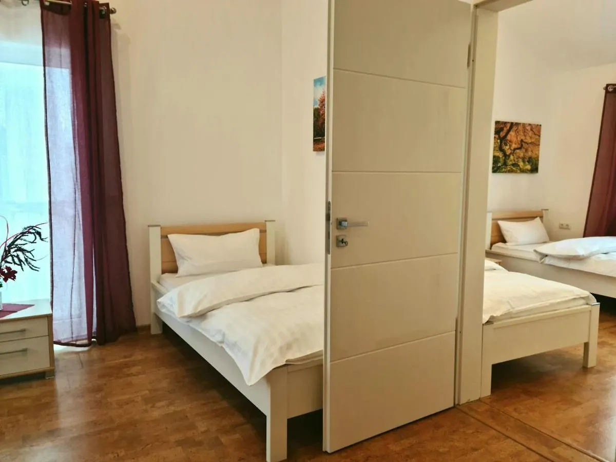 Apartment Gaestehaus Staudenschloss Mickhausen 0*,
